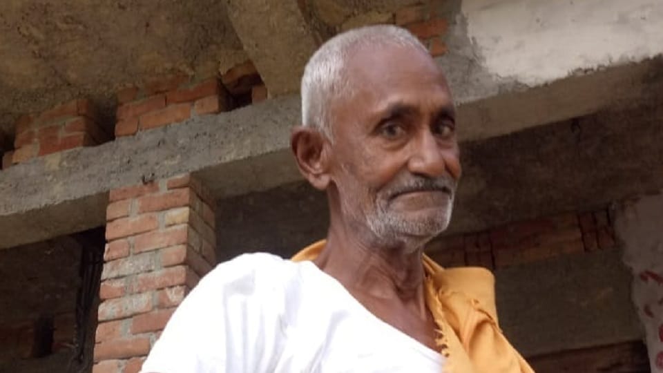 Vehicle collided elderly man going from home to farm died