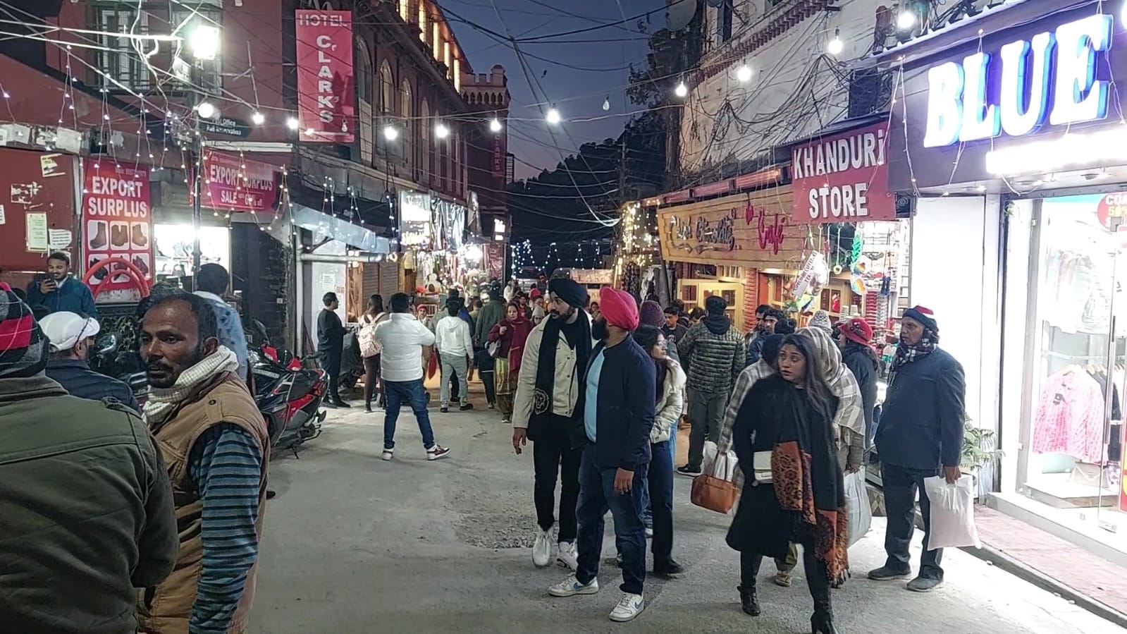 New year 2023 celebration in Uttarakhand tourist Huge crowd and traffic jam in mussoorie nainital
