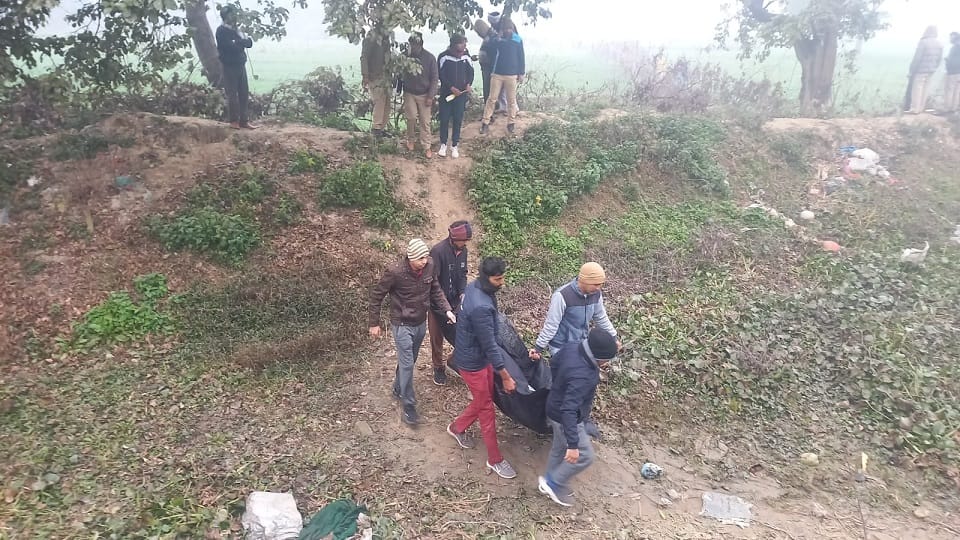 Youth committed suicide by hanging on a tree in Atrauli