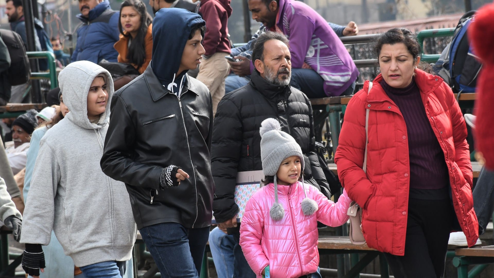 New Year 2023: in shimla parking full in shimla Tourists Flock To Shimla Manali For New Year Celebrations