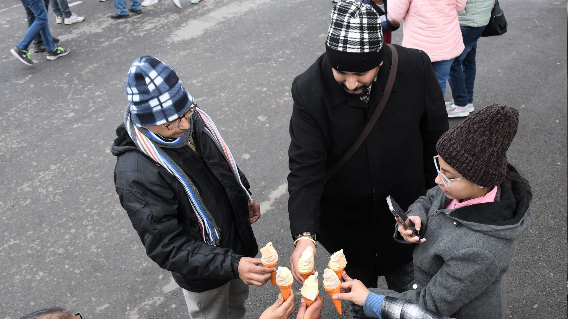 New Year 2023: in shimla parking full in shimla Tourists Flock To Shimla Manali For New Year Celebrations