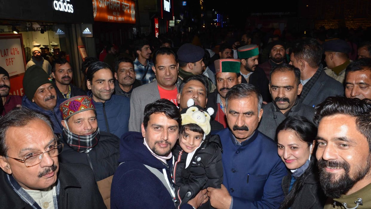 cm sukhvinder singh sukhu interacted with tourists in shimla on mall road