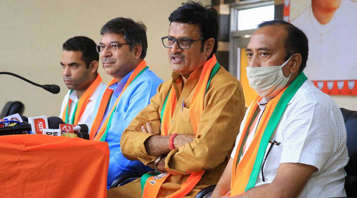 rajasthan bjp president satish pooniya and Rajendra rathore attacks congress Mla's over resignation matter