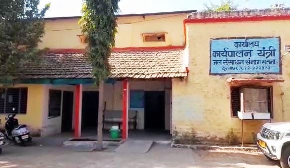 Farmers upset due to low water level of Kulgadi Dam