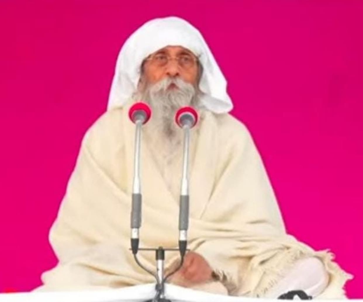 Devotees promise to lead a vegetarian life from Jaygurudev