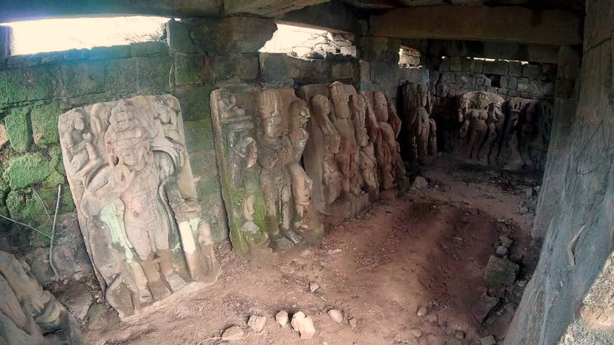 ASI discovered ancient sculptures and artwork in the forest of Bandhavgarh