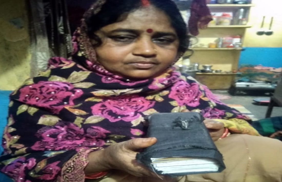 Miscreants took away jewelery by luring a woman in auto in varanasi police engaged in border dispute
