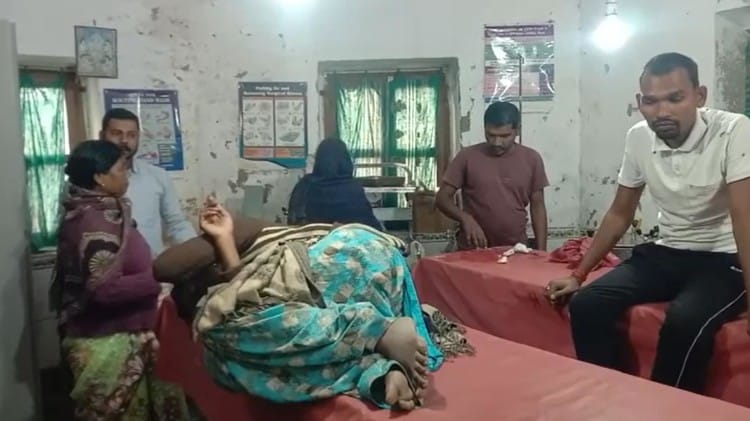 5 महीने की बच्ची को नहीं बचाया जा सका। बाकी परिवार अस्पताल में इलाज करा रहा।