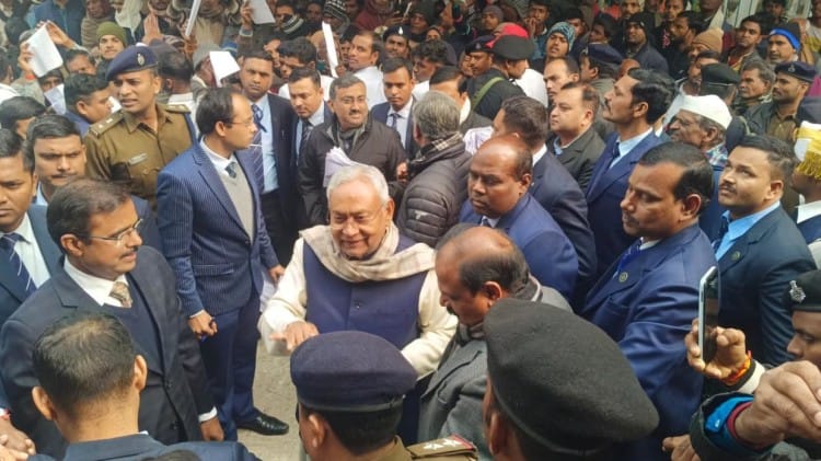 नालंदा में नीतीश कुमार के पहुंचने से पहले हरनौत में युवक को गोली मारने की खबर आई।