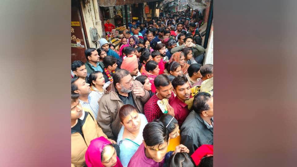 Vrindavan devotees reached Mathura to have darshan of their deity in new year
