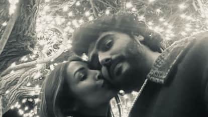 New Year 2023 Malaika Arora Share photos with Arjun Kapoor on Instagram Fans Ask her about Breakup
