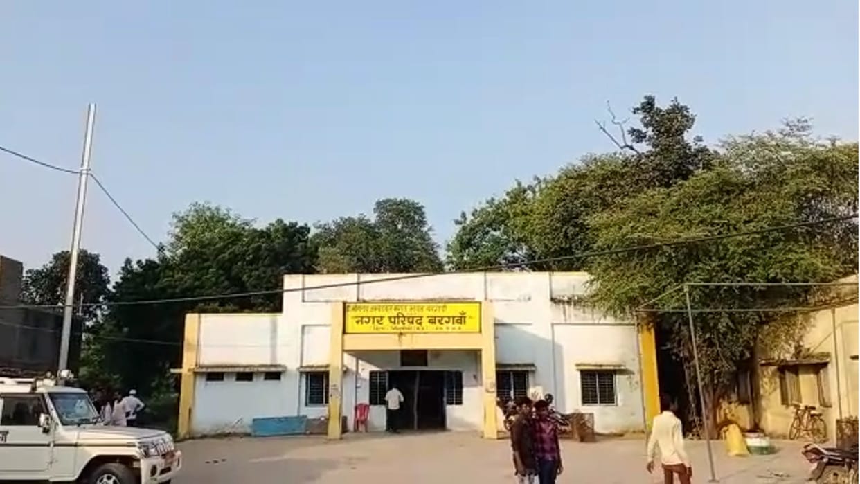 Hooliganism of the contractor's henchmen in Singrauli entering the shop and fighting case registered