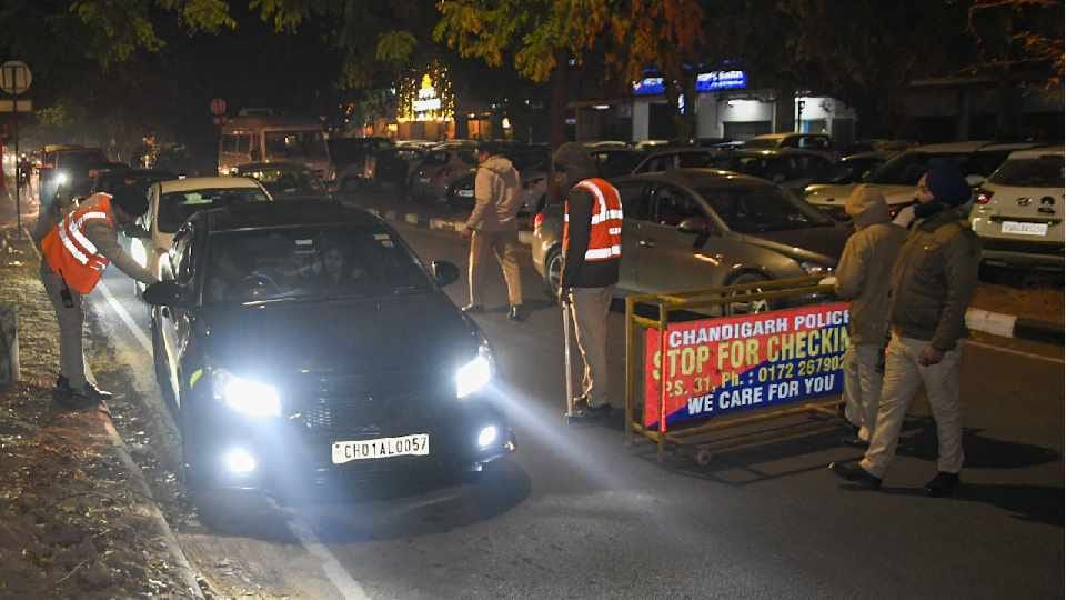 Car looted at gunpoint in Chandigarh