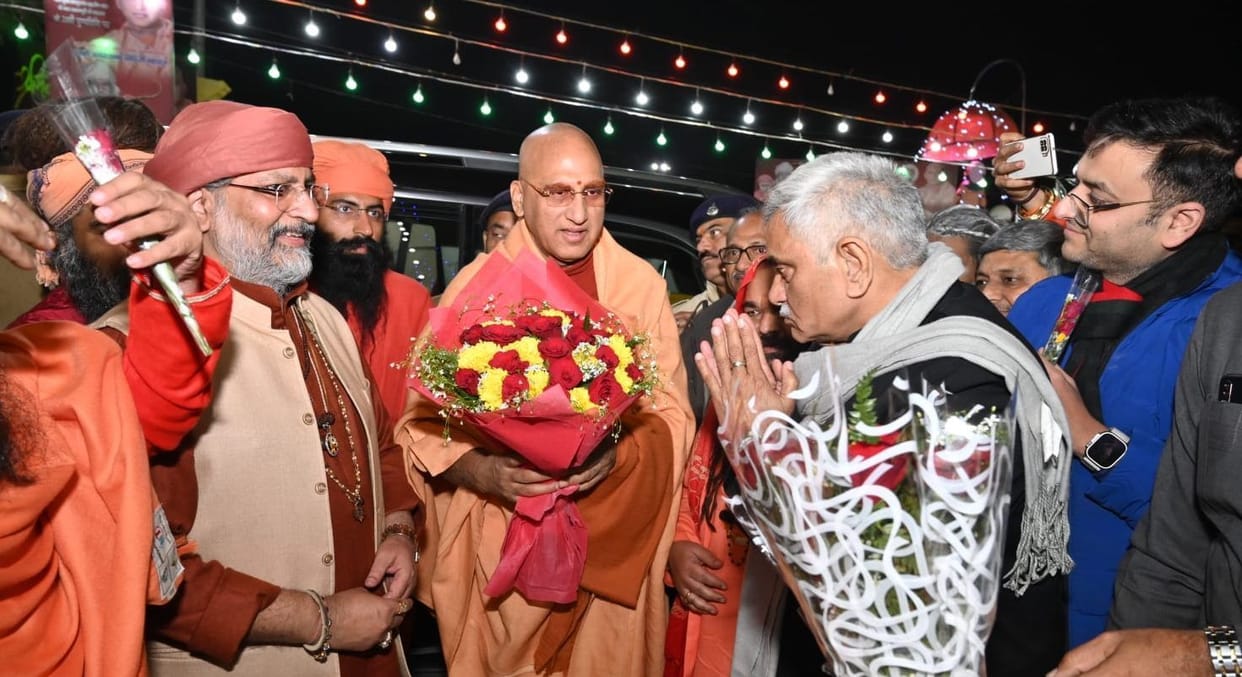 Acharya Swami Awadheshanand Giri reached Dera Baba Laxmanpuri