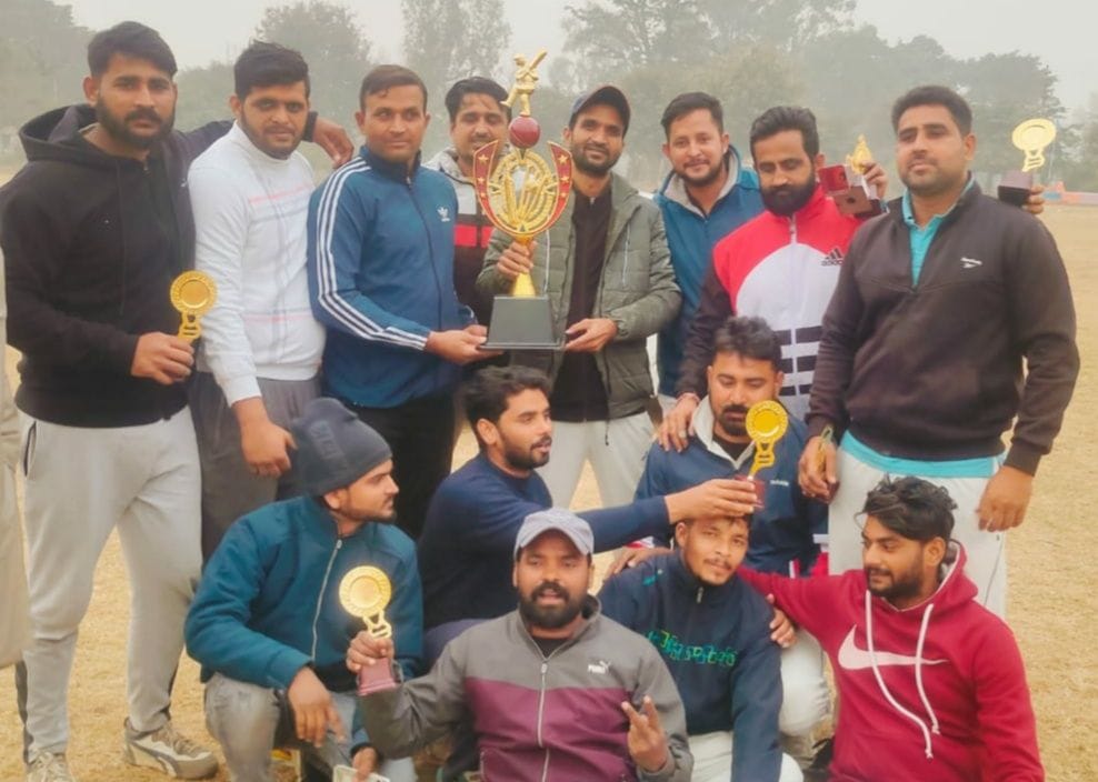 Afzalgarh's team won the trophy