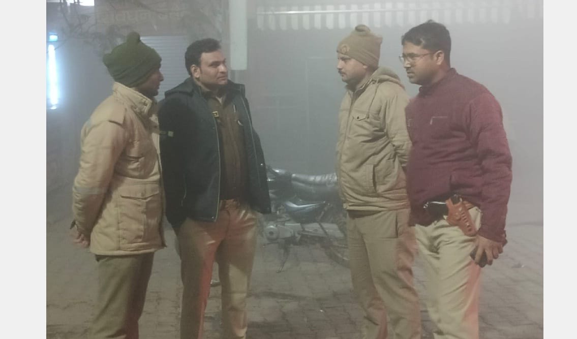 Huddang of 25 bullies riding in several cars in Farrukhabad, manhandled two constables