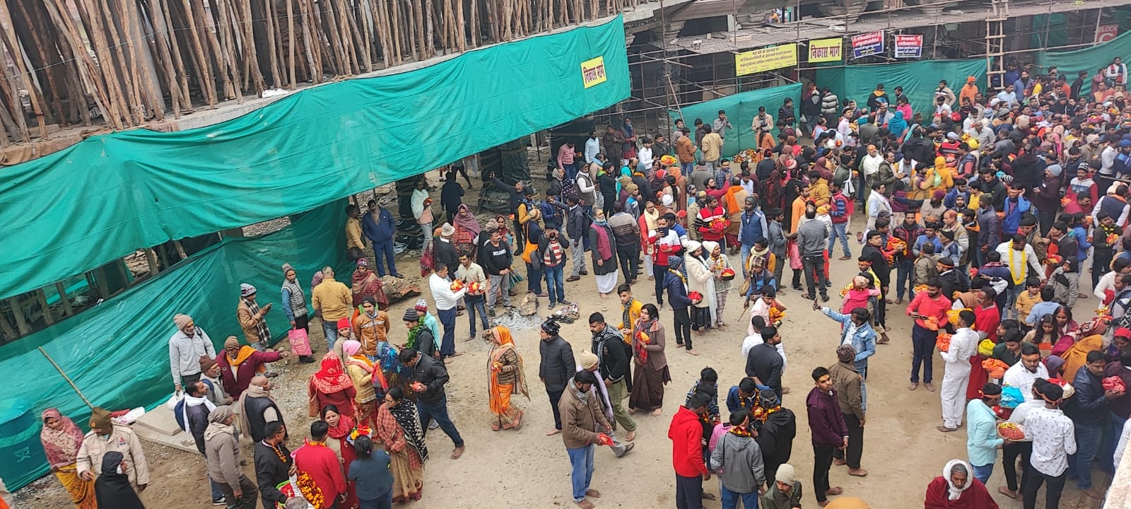 PHOTOS: Navratri-like view seen in Vindhyavasini temple, crowd gathered amid bitter cold