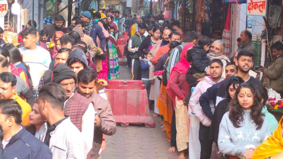 Vrindavan devotees reached Mathura to have darshan of their deity in new year