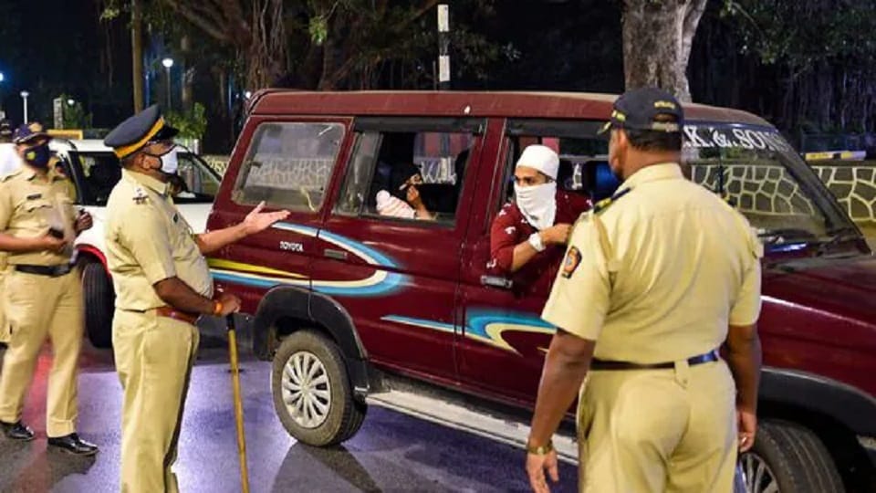 mumbai police got threatening phone call claim bomb blast in city today news updates