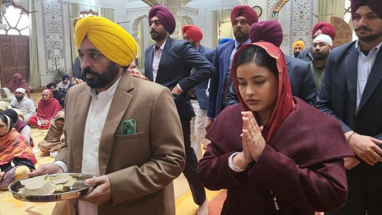 CM Mann with his wife paid obeisance at Gurudwara Singh Shaheedan