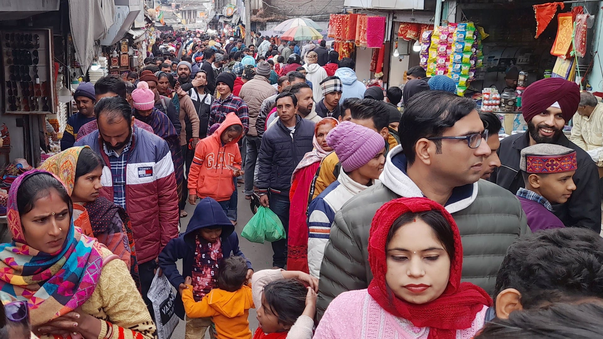 Himachal News: devotees pays obeisance at shaktipeeth in himachal pradesh on new year 2023