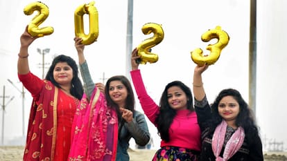 Happy New Year 2023: Prayagraj swings to the fullest with New Year's happiness