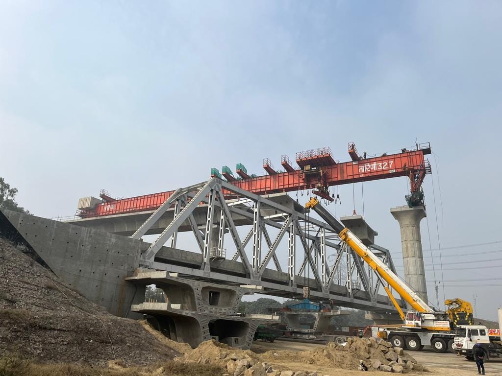Meerut: RRTS corridor crosses Eastern Dedicated Freight Corridor at a height of 22 meters