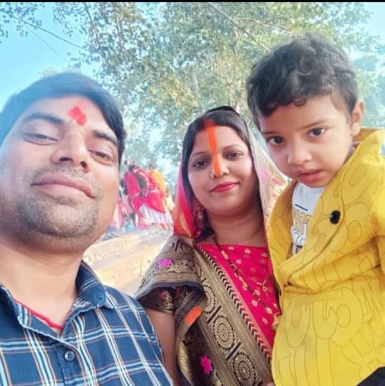 Station master, wife and child of Kashi station died under suspicious circumstances