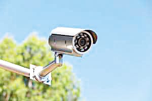 Search for criminal seen doing recce in CCTV footage