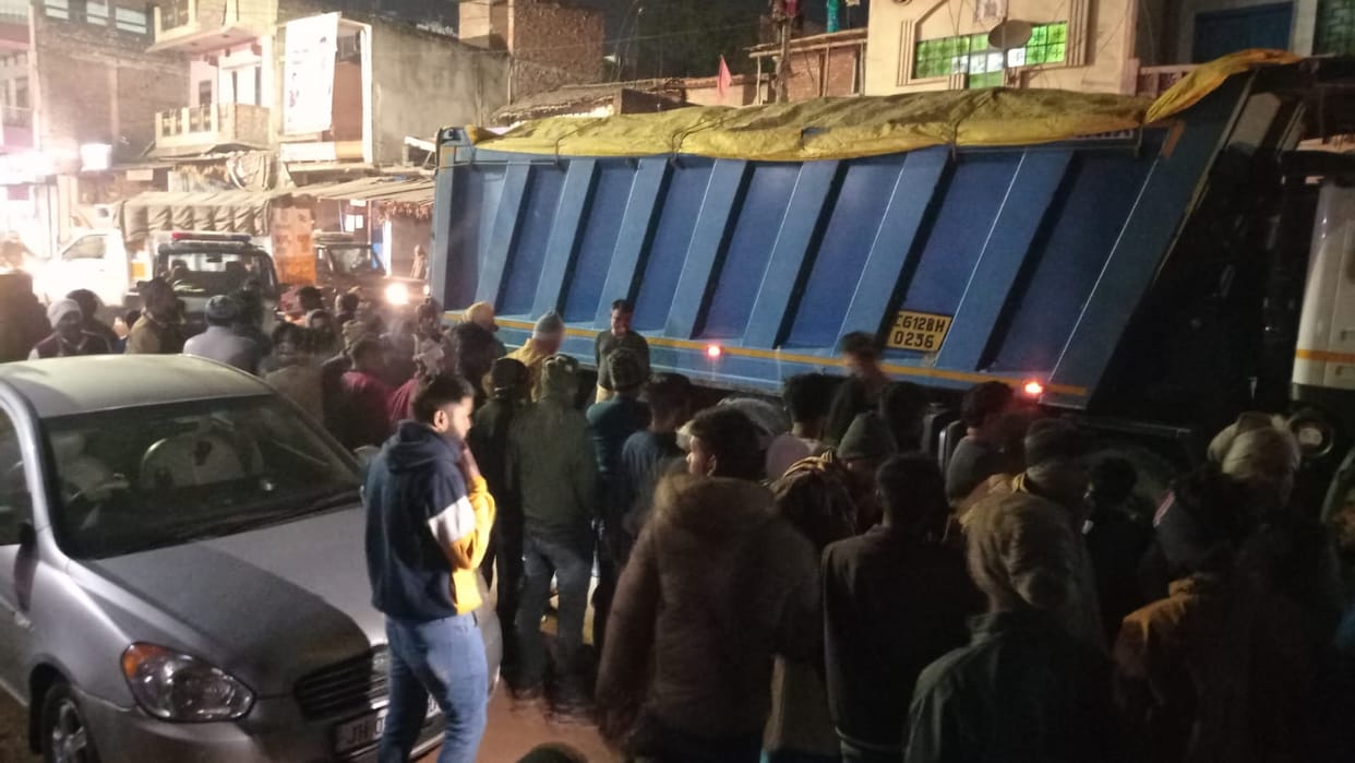 Accident in sonebhadra painful death of two youths in two road accidents, police engaged in investigation
