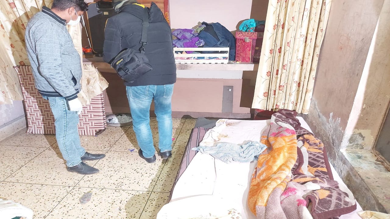 Couple including baby girl died due to suffocation in Meerut s Tpnagar