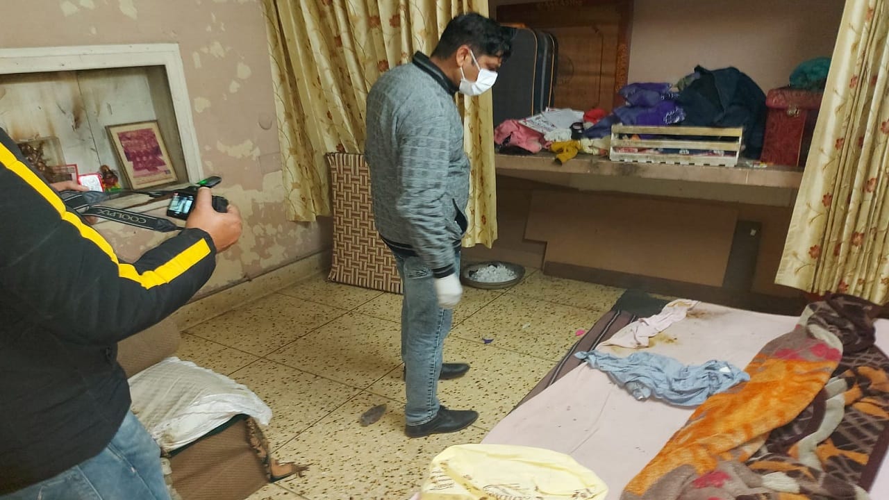 Couple including baby girl died due to suffocation in Meerut s Tpnagar