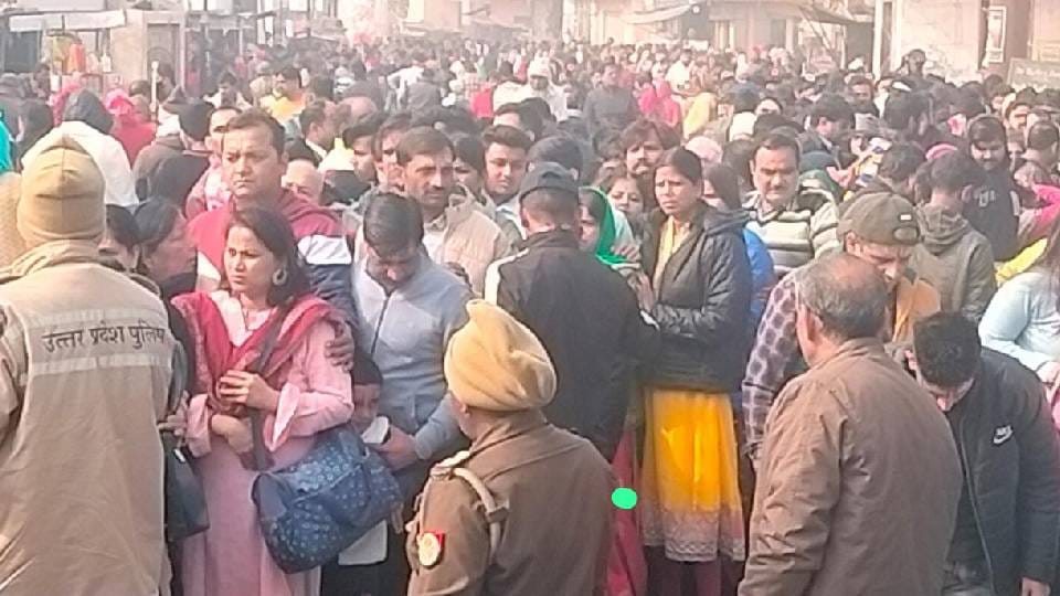 Vrindavan devotees reached Mathura to have darshan of their deity in new year