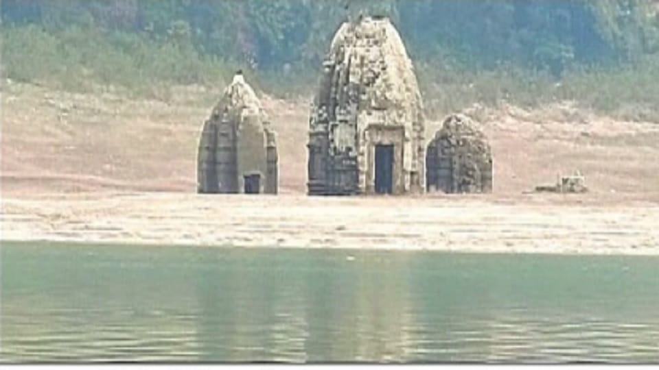 Six temples came out of Gobind Sagar lake after water level decreased