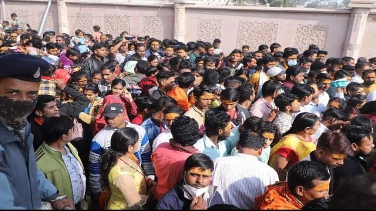 इंदौर दिल्ली ट्रेन: बाबा महाकाल के क्रेज से सभी ट्रेन फुल, इंदौर से दिल्ली के लिए दो महीने की वेटिंग महाकाल लोक