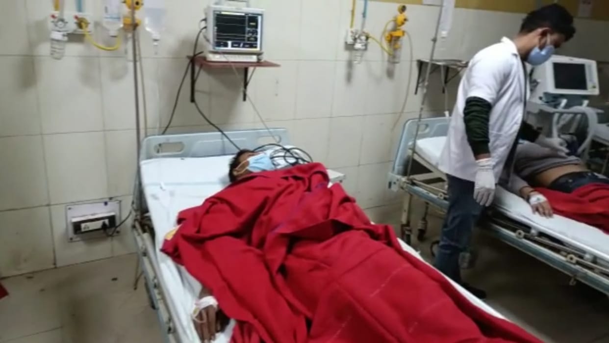 Students of government medical college fall ill in Ambedkar nagar.