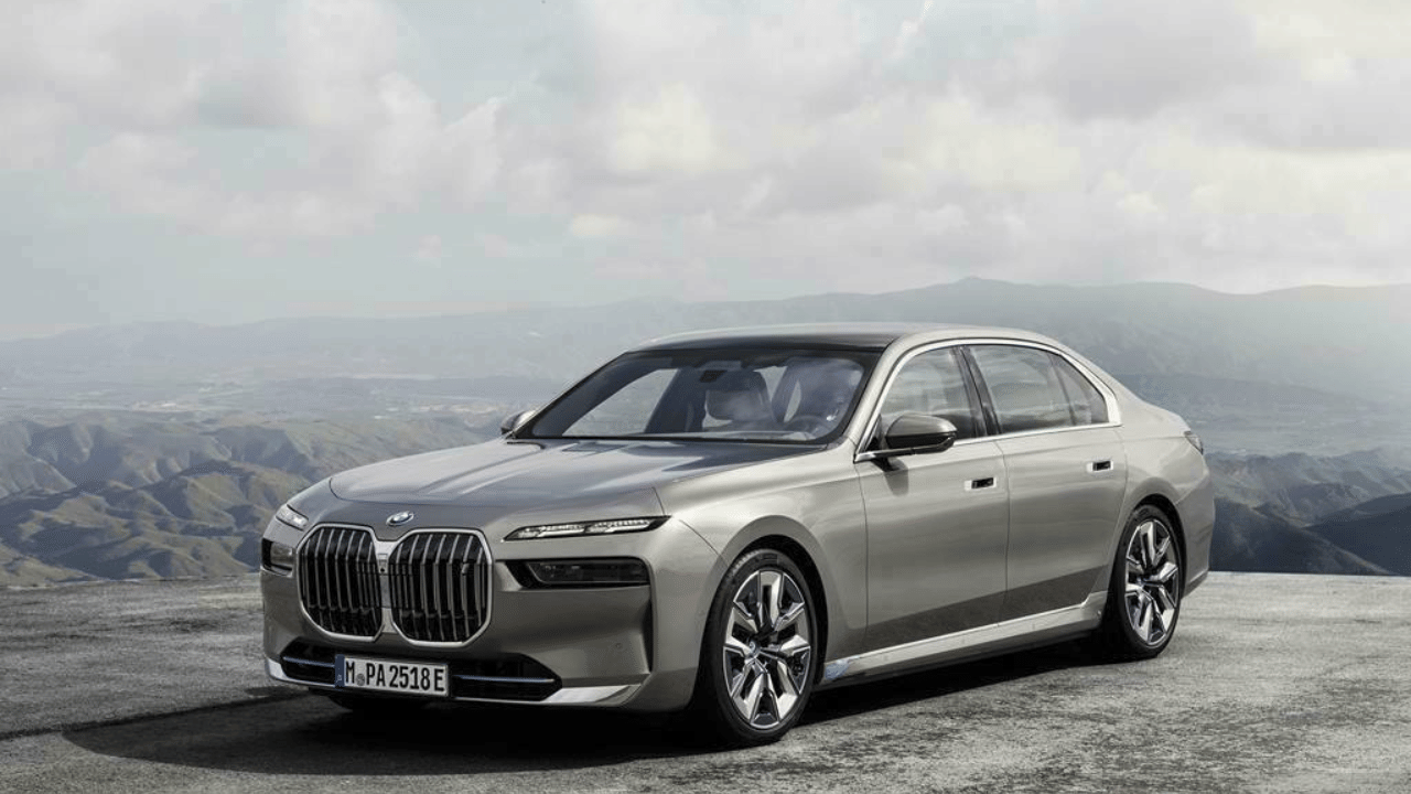 These cars can be launched in January 2023, Maruti BMW audi mercedes cars are included