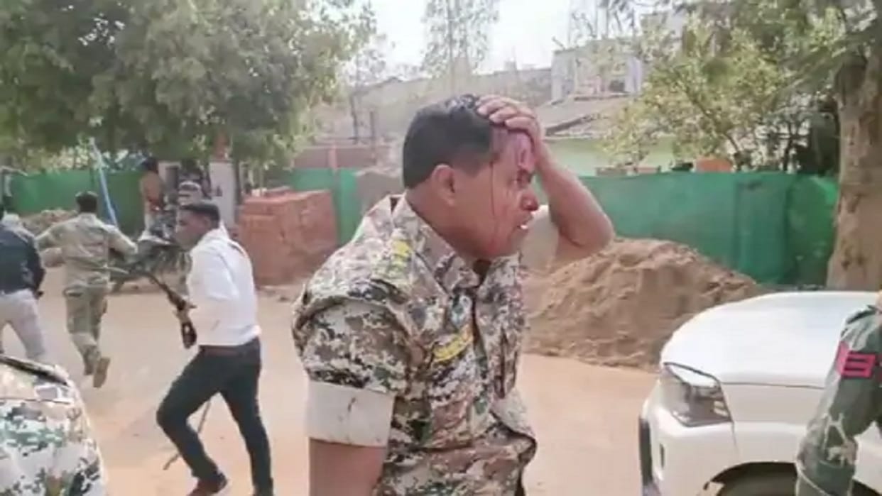 uproar over conversion in chhattisgarh narayanpur, mob attacked police