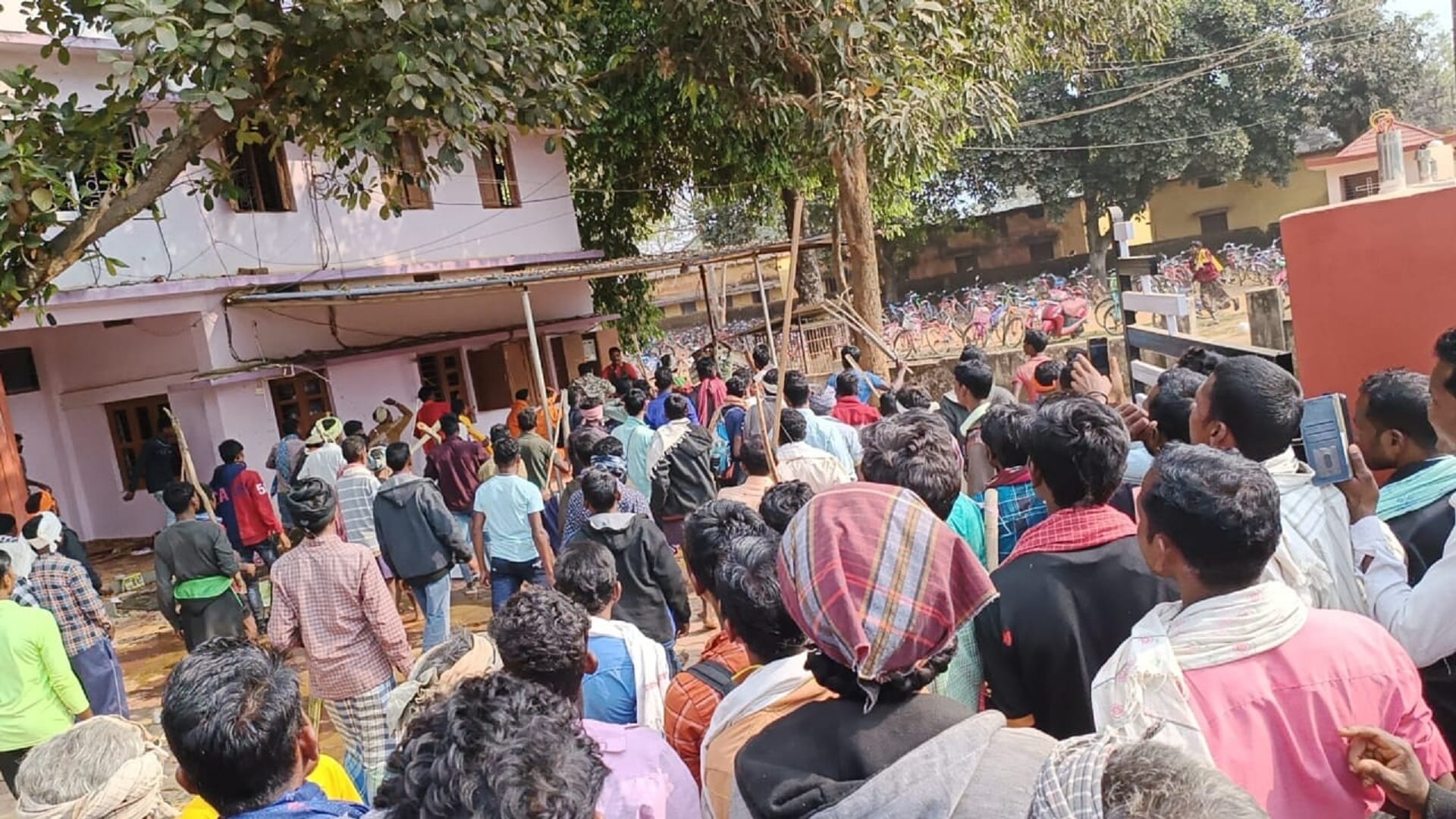 uproar over conversion in chhattisgarh narayanpur, mob attacked police