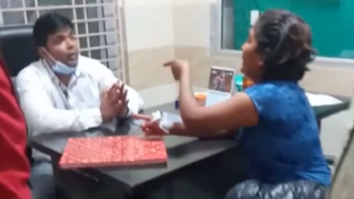 drunken girl created ruckus in chhattisgarh korba medical college