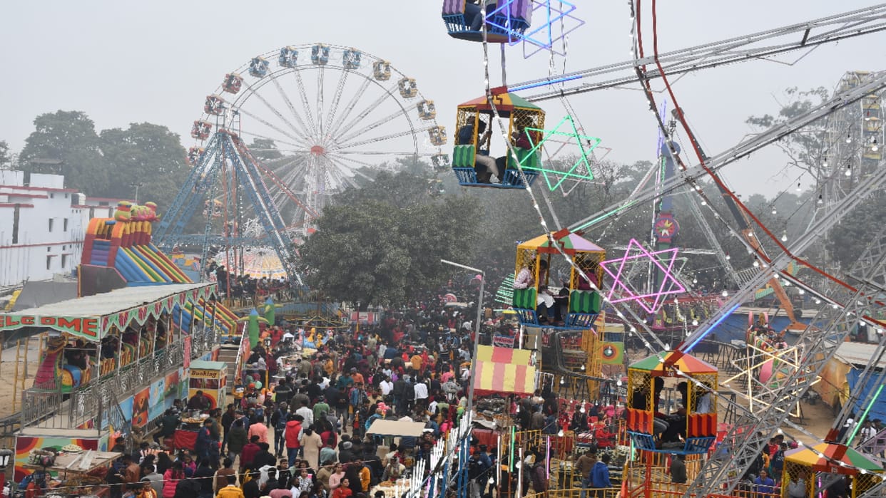 large number of gorakhpur people went out on first day of new year 2023