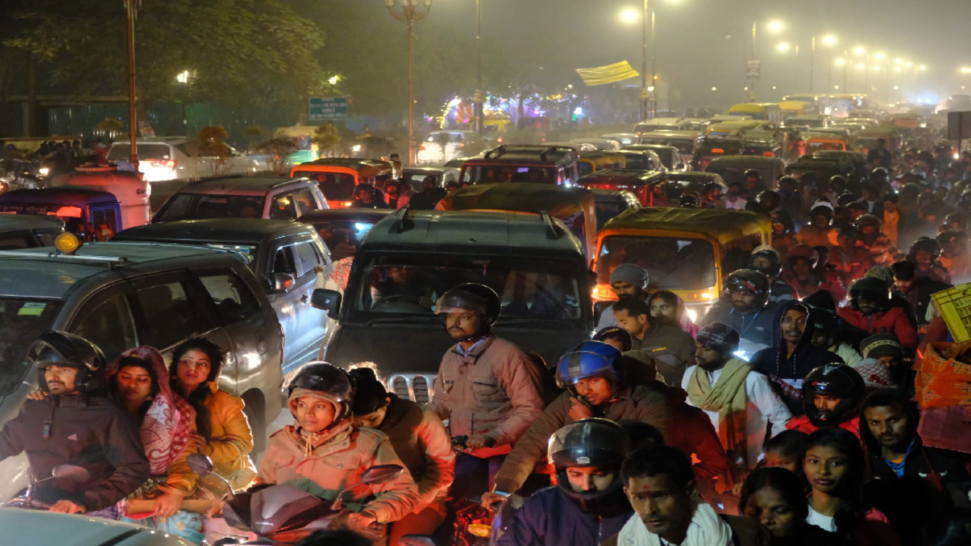heavy traffic jam in gorakhpur due to new year 2023