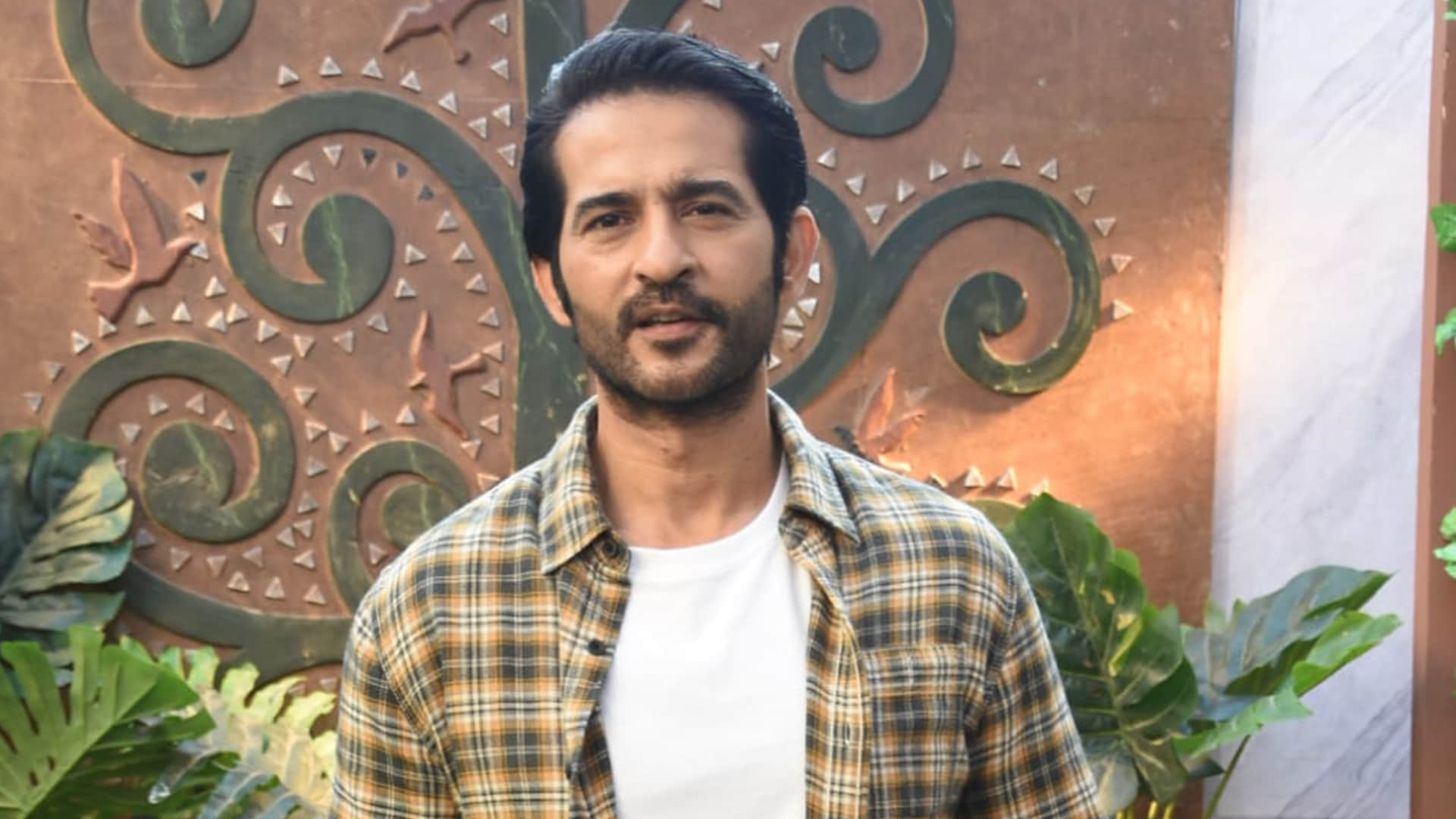 Hiten Tejwani enters in Bade Achhe Lagte Hain 2 as Laxman talks about show and his flim Zindagi Shatranj Hai