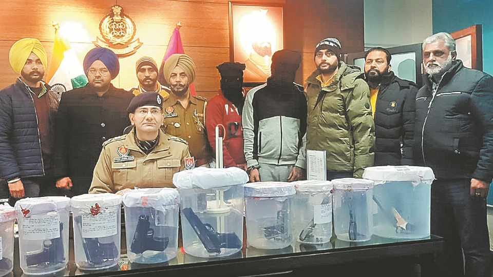 Ropar Police arrested six people of drug and arms smuggling gang