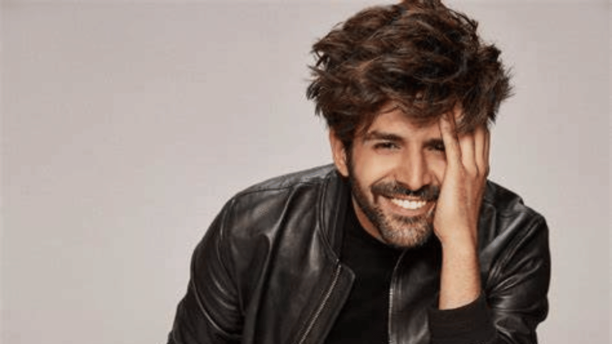Kartik Aaryan goes With Niharika Thakur Instead Of Sara Ali Khan In London Fans Are Confused