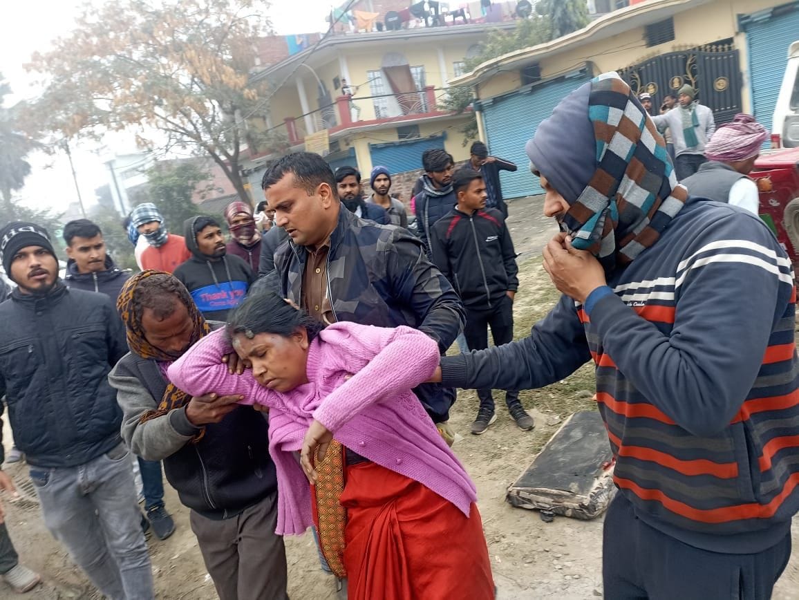 Bolero collided with e-rickshaw, eight people injured
