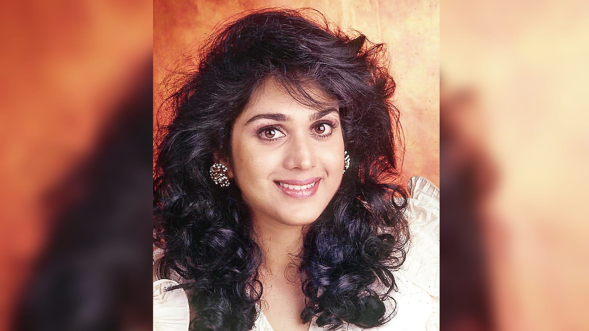 Mamta Kulkarni to Ayesha Jhulka 90s Actresses Who Quit Bollywood News in Hindi