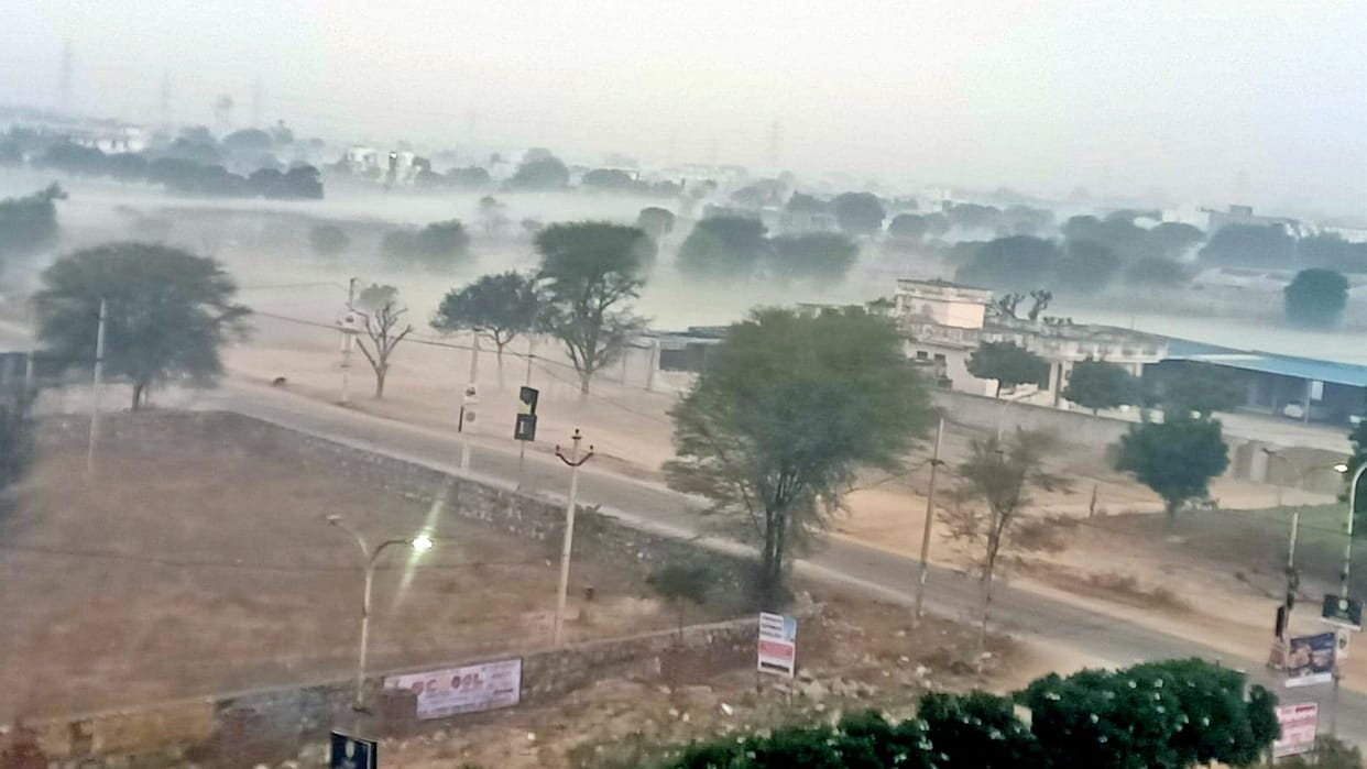 Rajasthan Weather Frozen snow in Mountabu yellow alert issued for cold wave