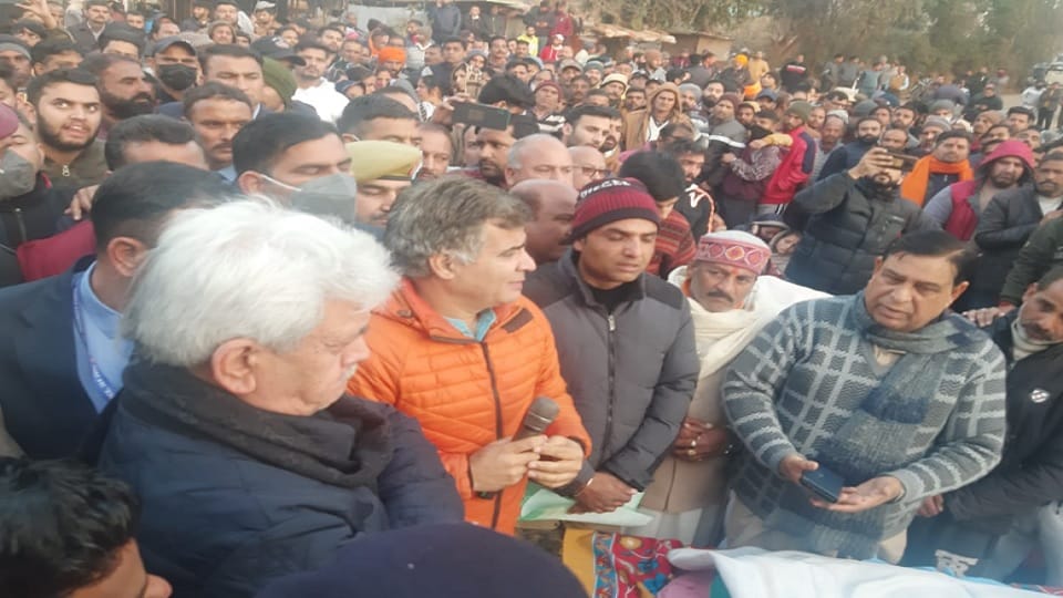 Jammu Kashmir: LG Manoj Sinha reached Dangri village of Rajori after the terrorist incident