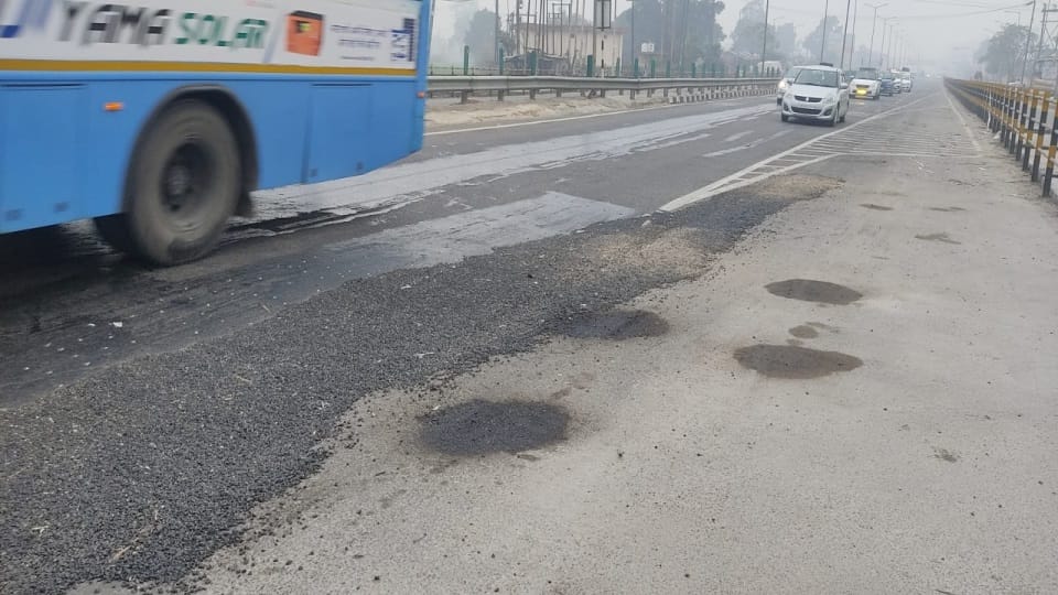 Rishabh Pant Accident blackspot and Road Repair at Accident Point photos